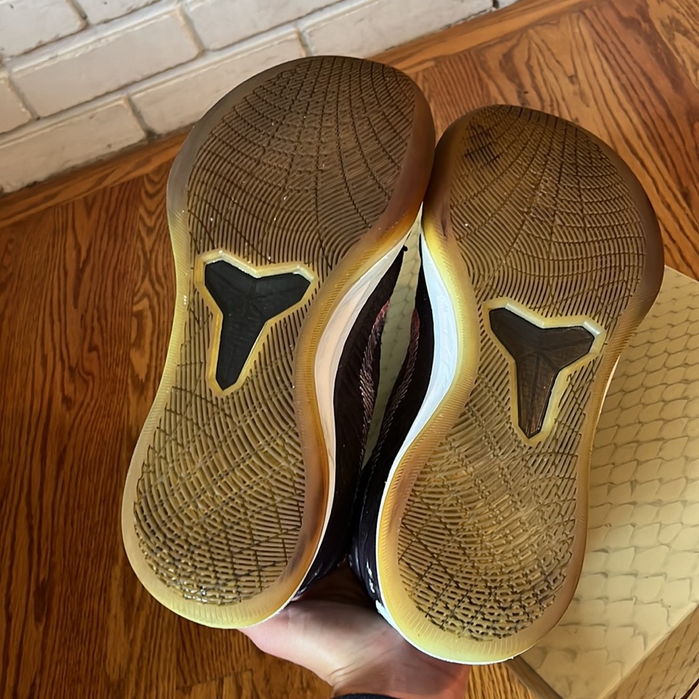 Kobe AD size 9 - Picture 5 of 5